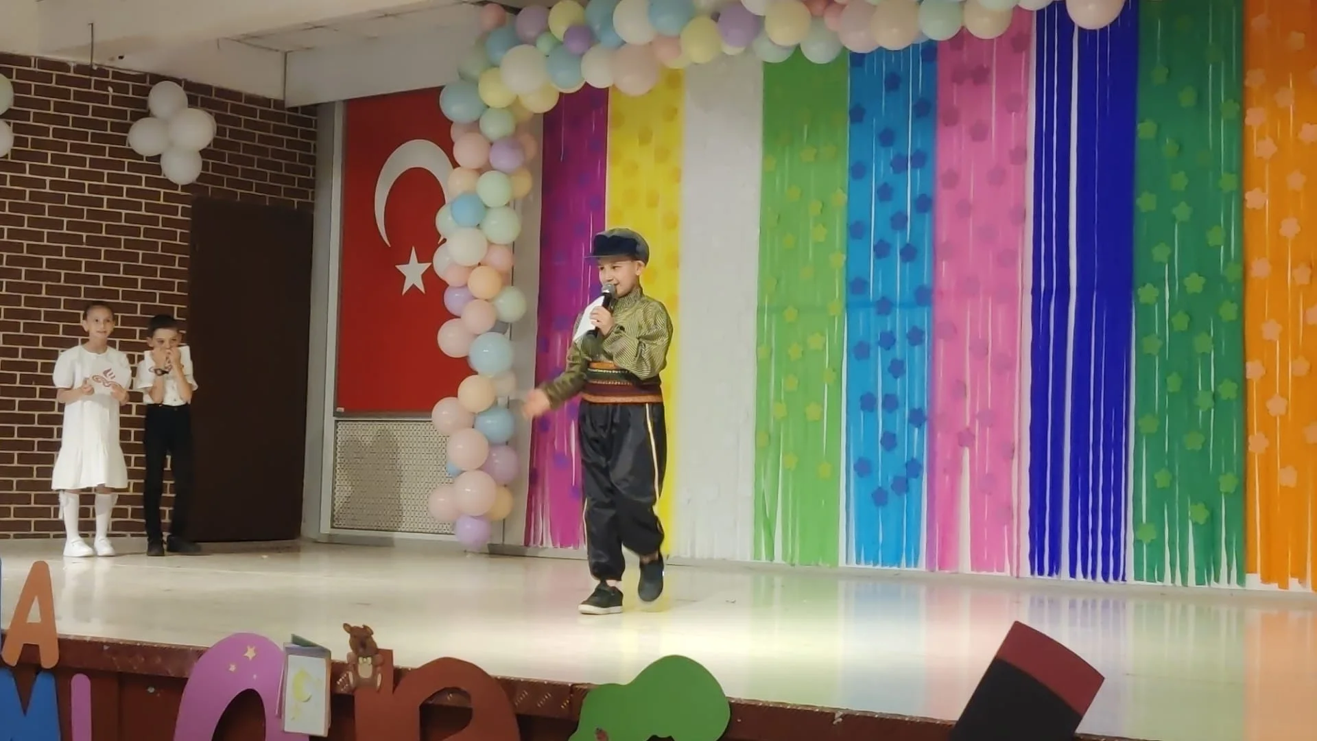 Vehbi Koç İlkokulu'nda Okuma Bayramı Coşkusu Yaşandı Vehbi Koç İlkokulu'nda Okuma Bayramı Coşkusu Yaşandı