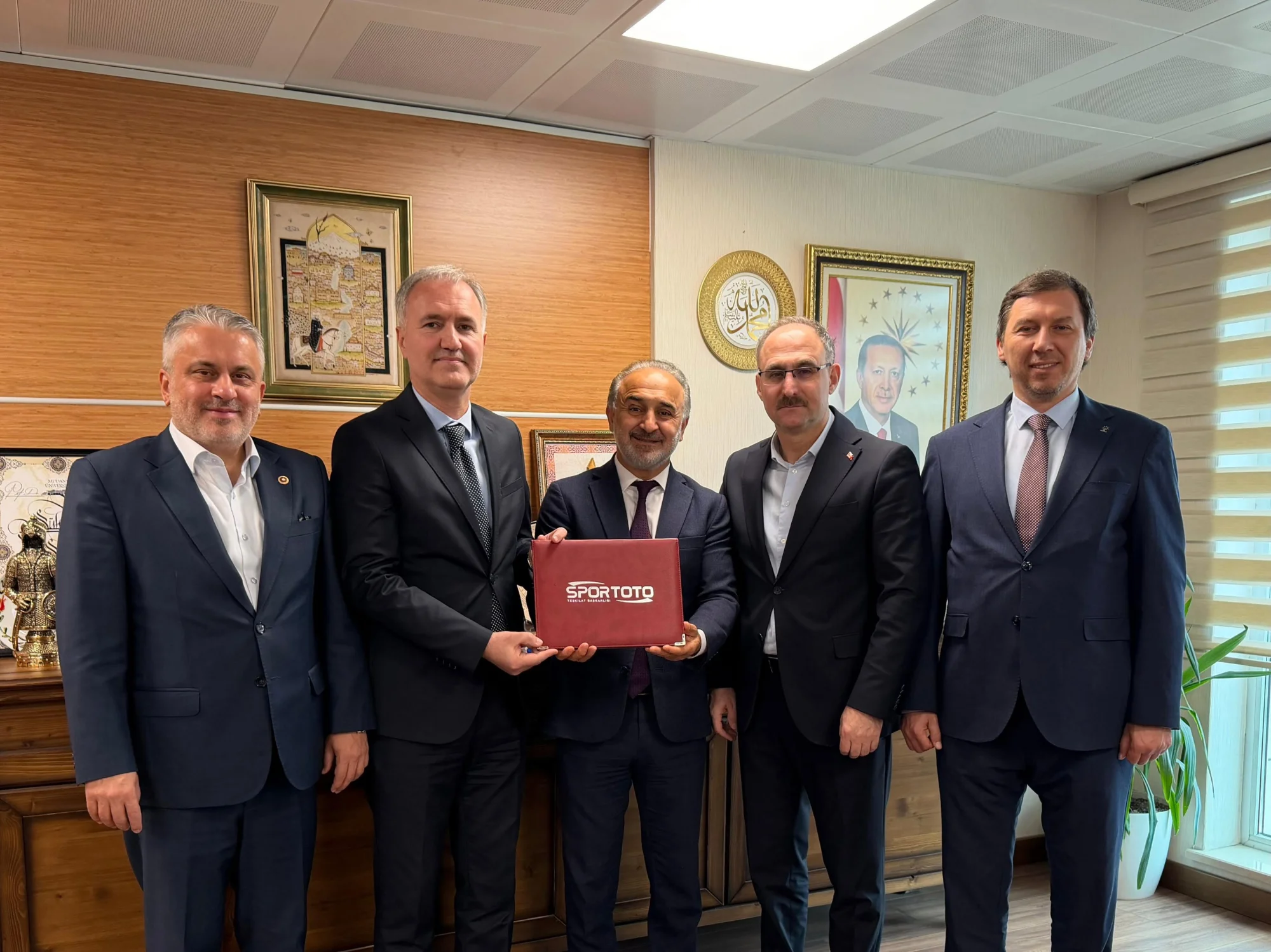 İnegöl Yeni Stadyuma Bir Adım Daha Yaklaştı! Protokol İmzalandı