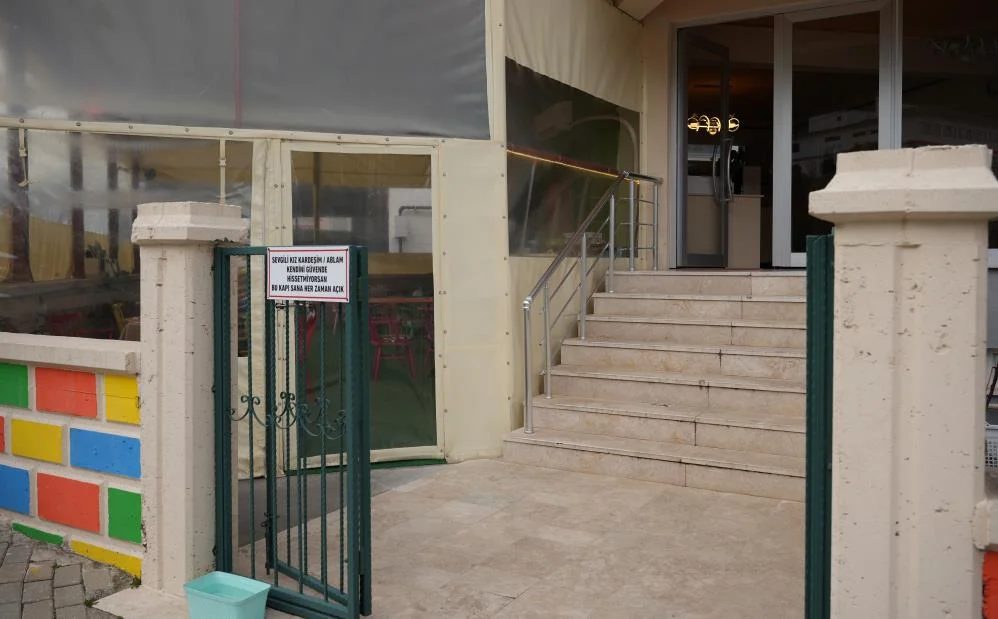 Kadınlarla ilgili iş yerine astığı yazı gündem oldu! Kadınlarla ilgili iş yerine astığı yazı gündem oldu!