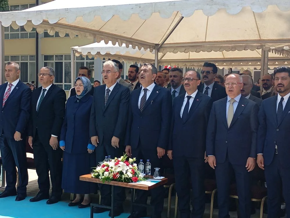 Bakan Yusuf Tekin Bursa'da Peynir Tattı, Türkü Söyledi Bakan Yusuf Tekin Bursa'da Peynir Tattı, Türkü Söyledi