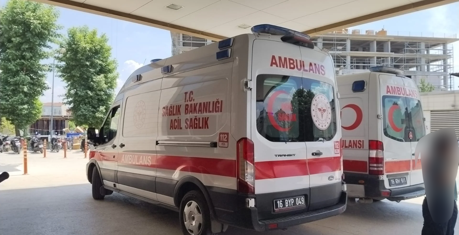 İnegöl'de görevi başında 112 ekibine saldırı!