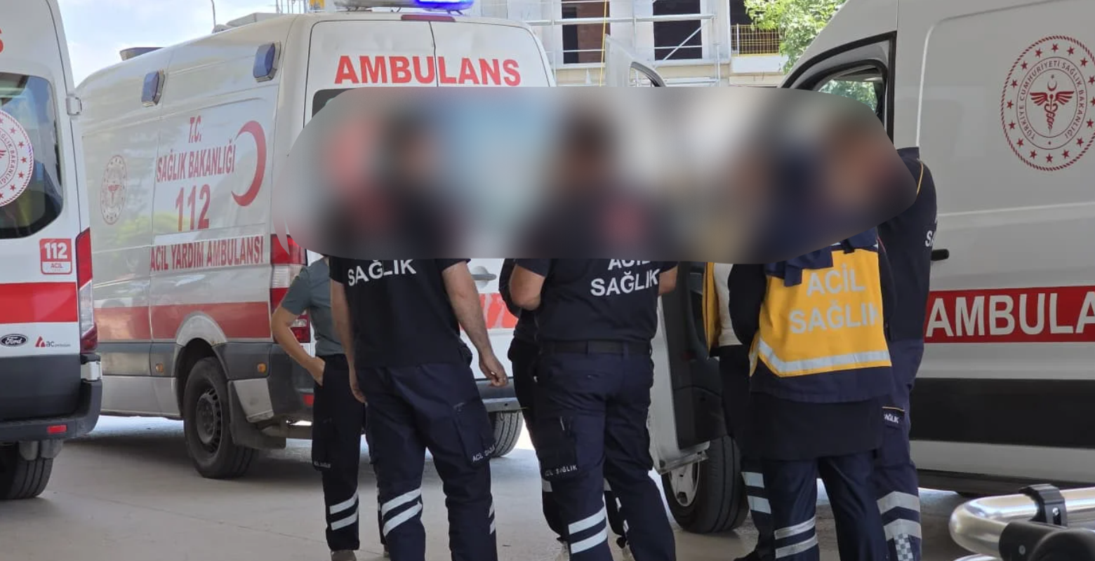 İnegöl'de görevi başında 112 ekibine saldırı! İnegöl'de görevi başında 112 ekibine saldırı!