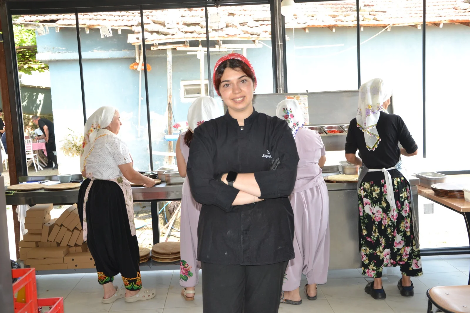 İnegöl'ün bir köyünde öyle bir iş kurdu ki şimdi talebe yetişemiyor