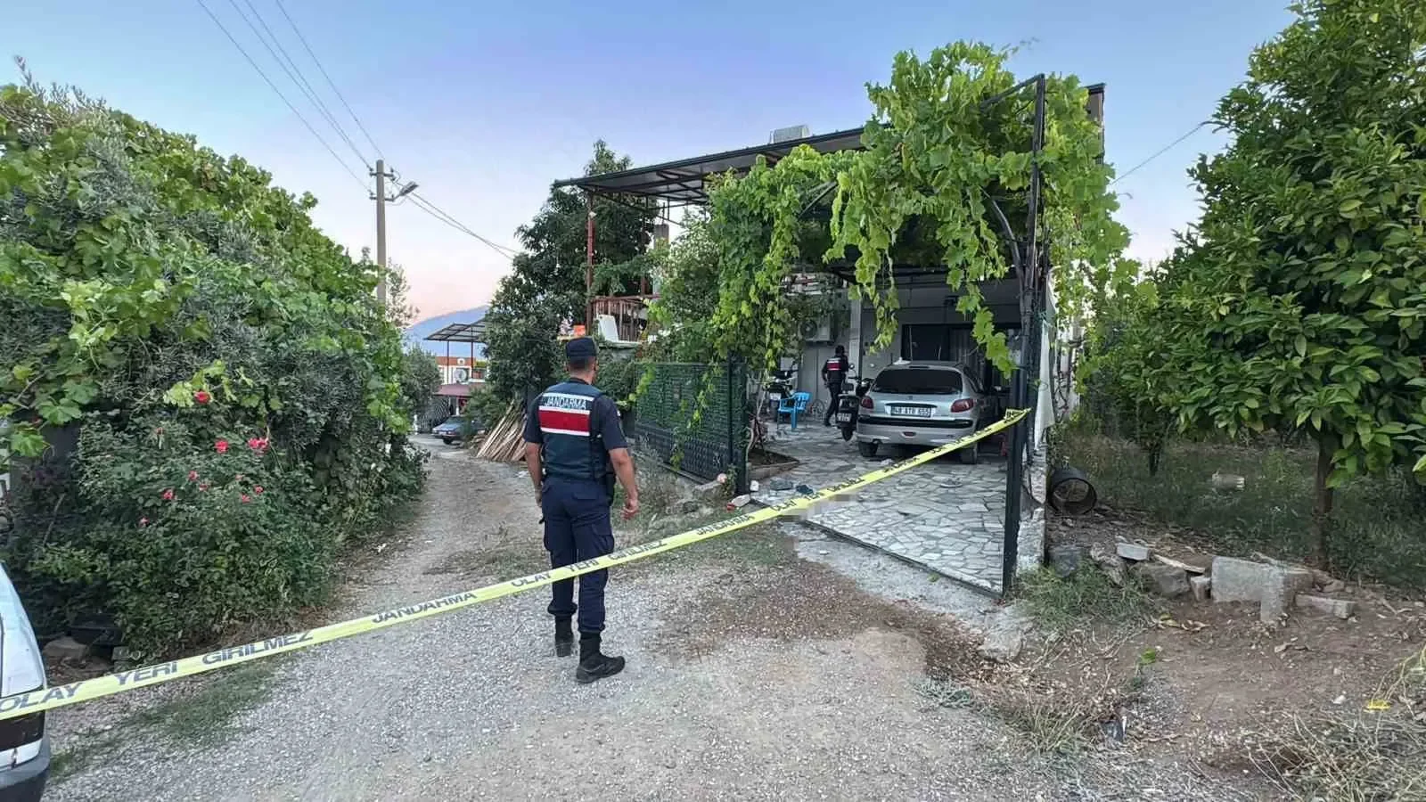 Fethiye’de bahçe kapısı tartışması silahlı kavgaya döndü: 1 ölü