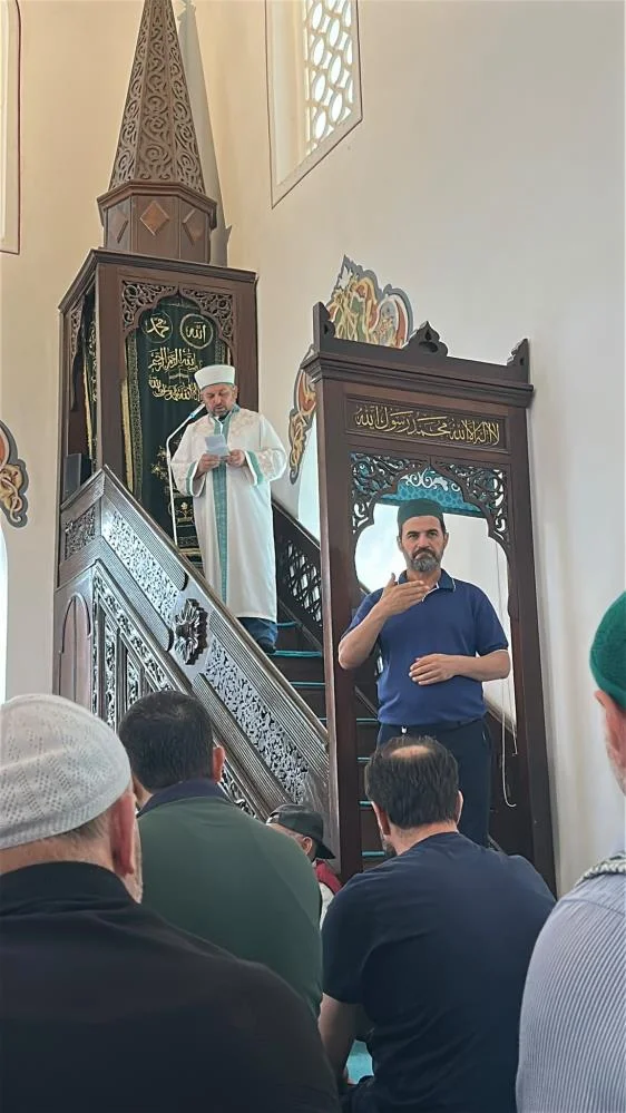 Cuma namazında bir ilk! Cuma namazında bir ilk!