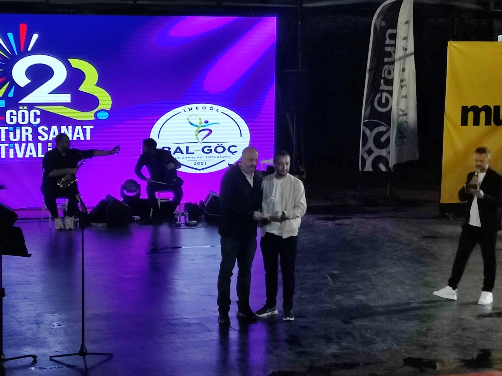 İnegöl'de BAL-GÖÇ Kültür Sanat Festivali konserle başladı