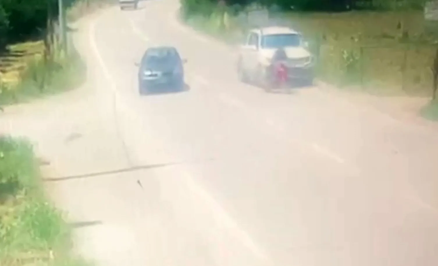 İnegöl’de sollama yapan kamyonet motosiklete çarptı: 1 ağır yaralı