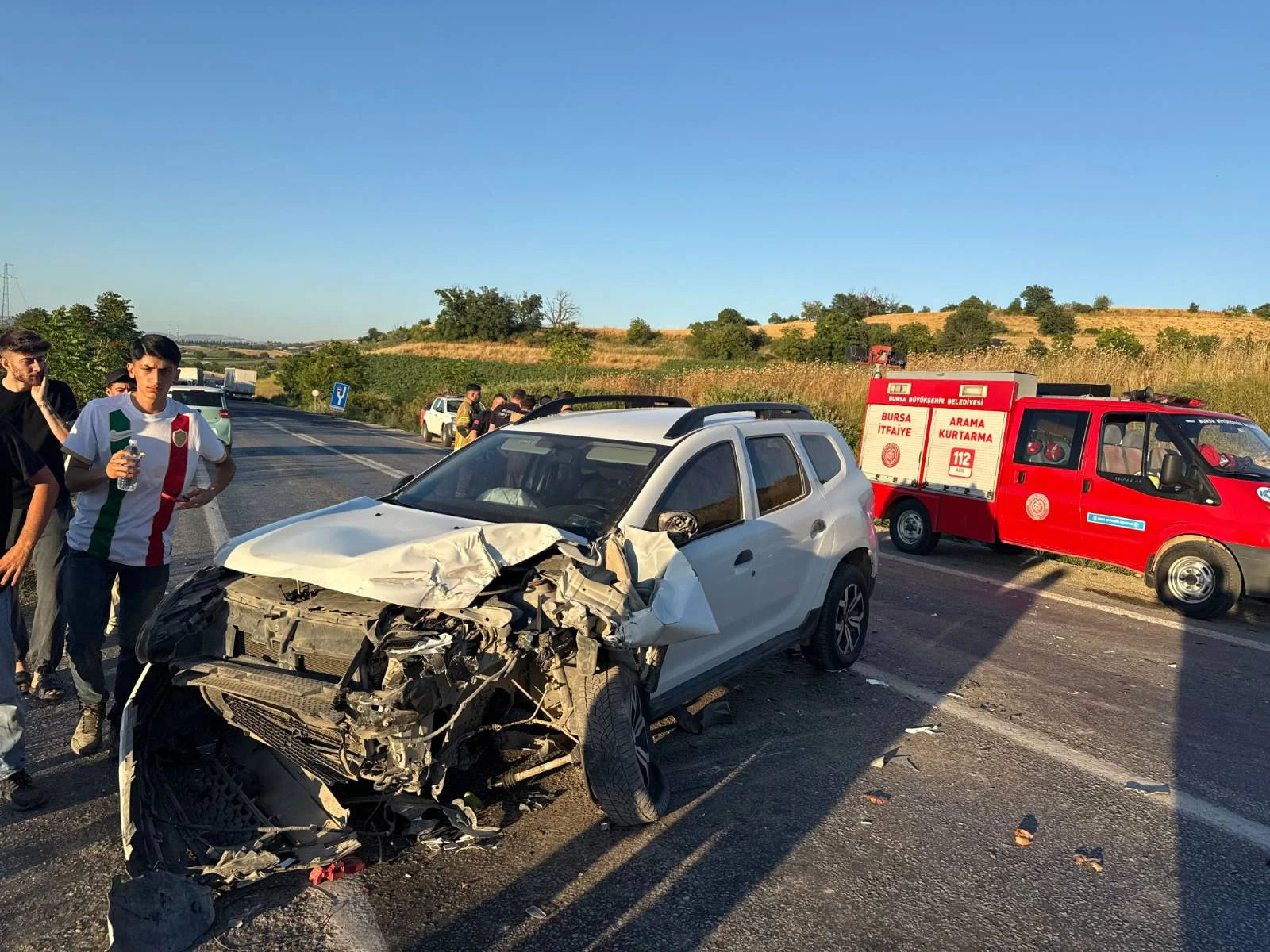 İnegöl yolunda can pazarı, 3 yaralı
