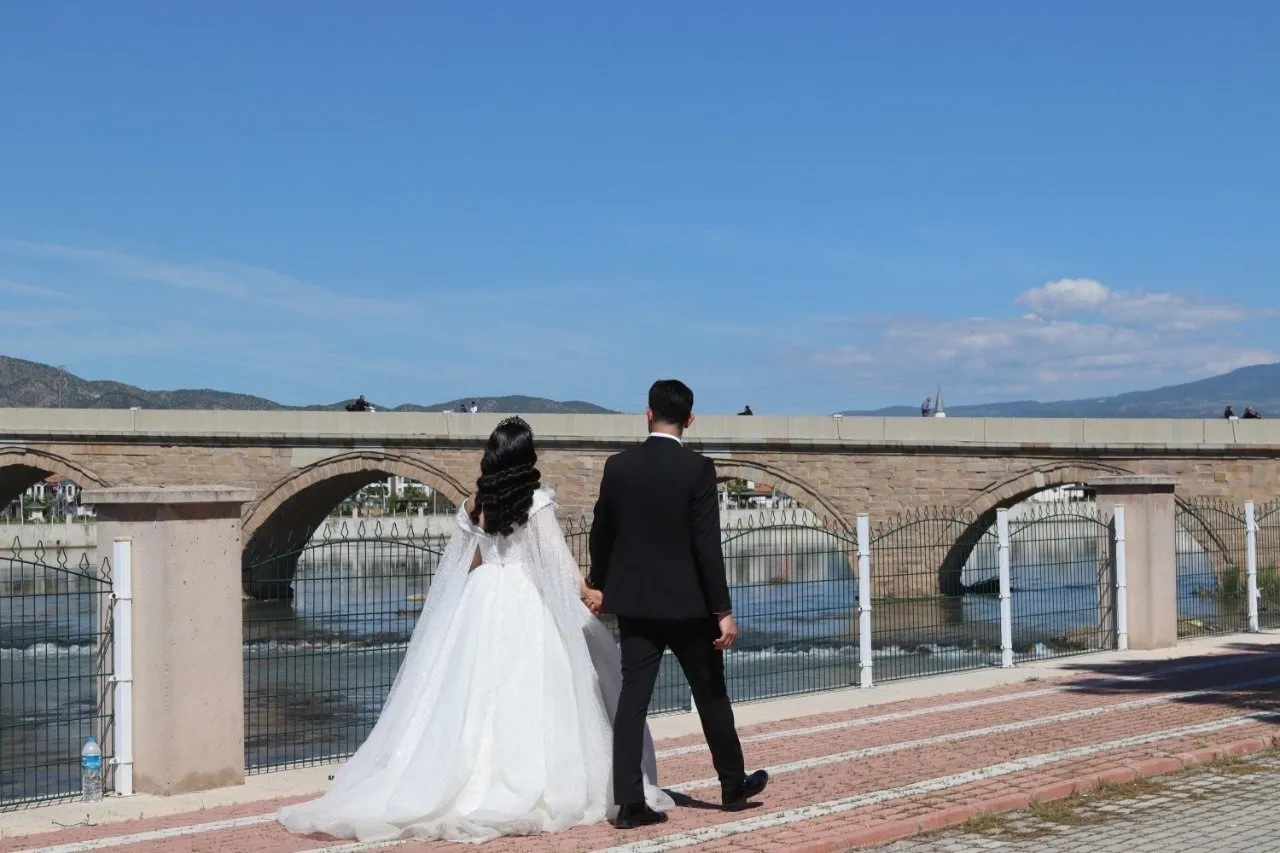 Cimrilik hem boşanma hem de tazminat sebebi
