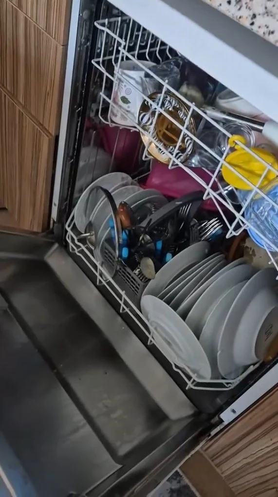 Bulaşıkları Makineye Böyle Diziyorsanız Sonucu Değişebilir