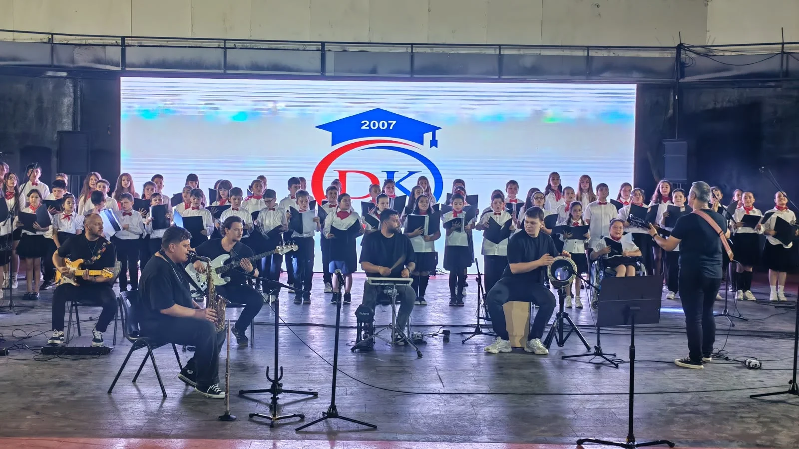 Devrim Kosova Okulları’nda Gövde Gösterisi: Gençlik Festivali Büyük İlgi Gördü!