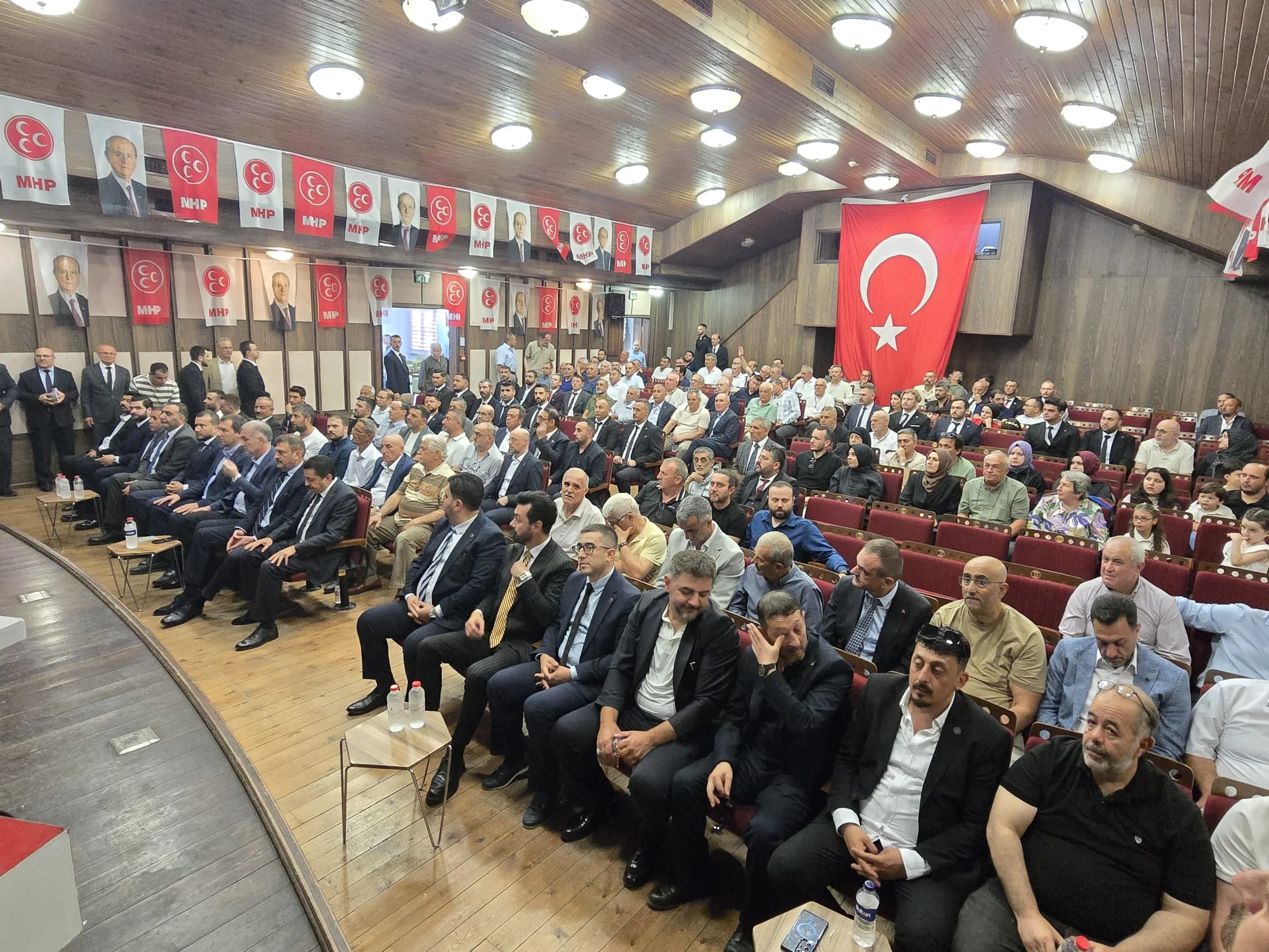 MHP İnegöl'de Güven Tazeledi! Uğur Bayram Yeniden İlçe Başkanı Seçildi