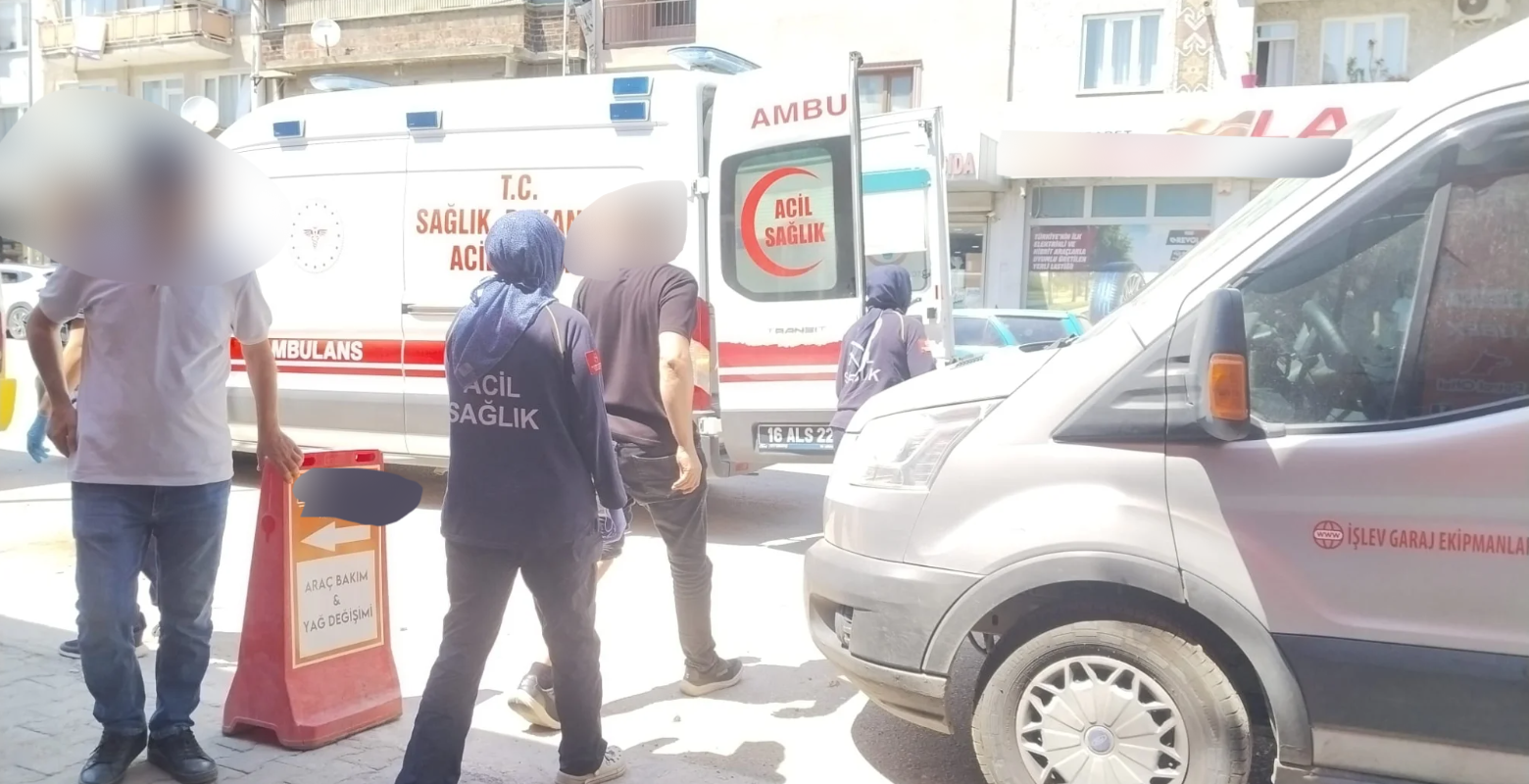 İnegöl'de Otomobil ile Motosiklet Çarpıştı! 1 Yaralı