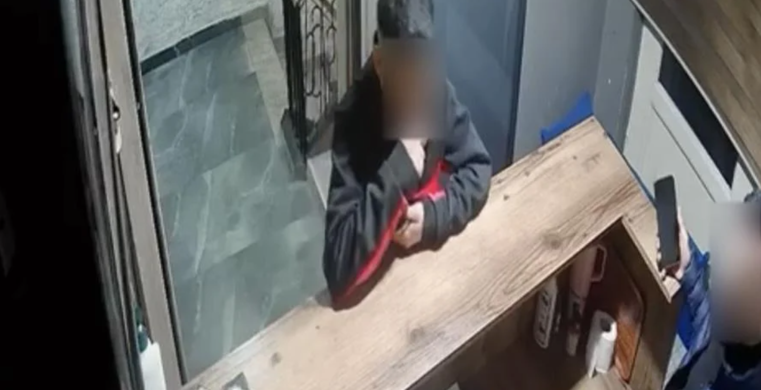 100 milyonluk vurgunun üstüne yaşlı çifte tatlı ikram ettiler