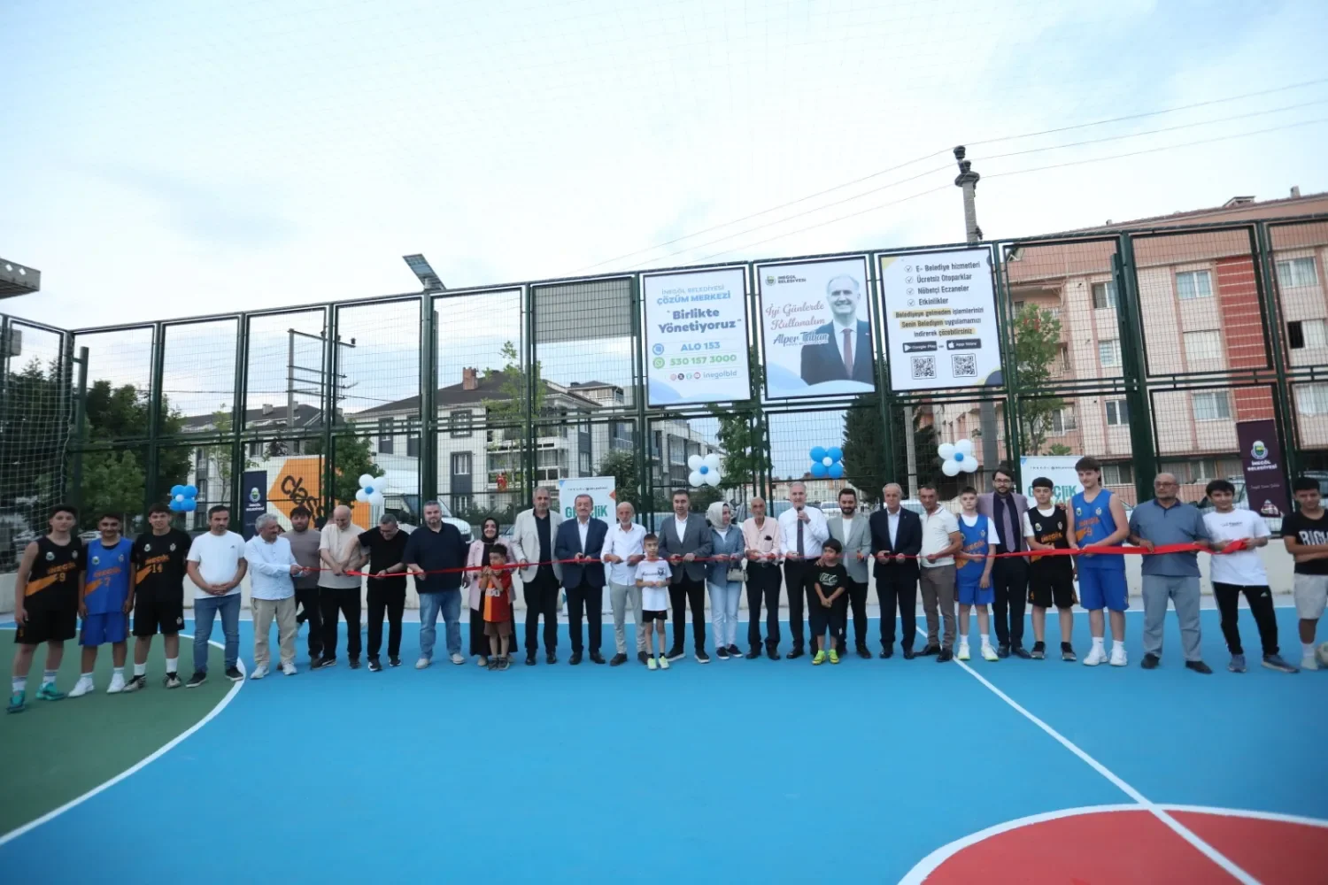 İnegöl'de Yeni Semt Sahası ve 29 Araçlık Otopark Hizmete Açıldı