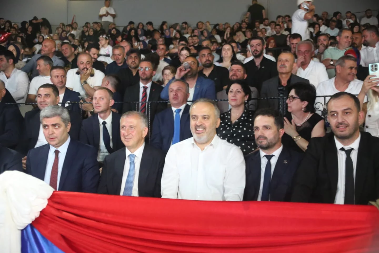 İnegöl'de Kafkas Rüzgarı Esti! 26. Chveneburebi Festivali Coşkuyla Başladı