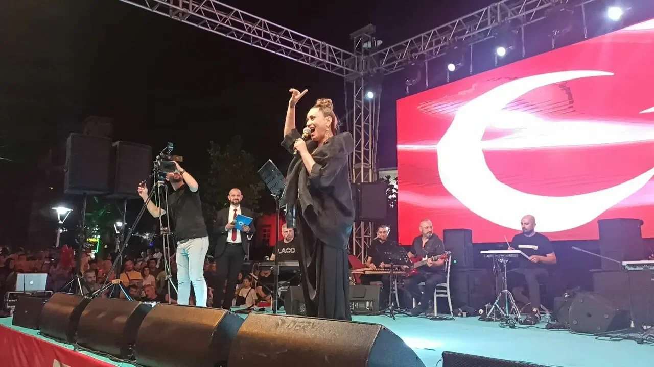İnegöl’de 15 Temmuz Programı Belli Oldu! Azerin Konseriyle Taçlanacak