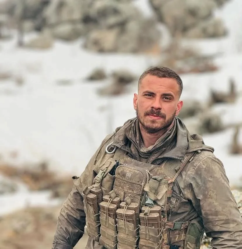 İnegöl'de Gözyaşları Sel Oldu! Emre Zeyrek'e Son Görev İnegöl'de Gözyaşları Sel Oldu! Emre Zeyrek'e Son Görev