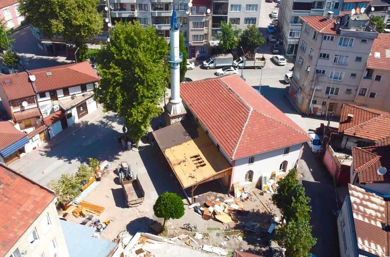İnegöl'de O Cami Yıkılıyor! Yerine Yenisi İnşa Edilecek