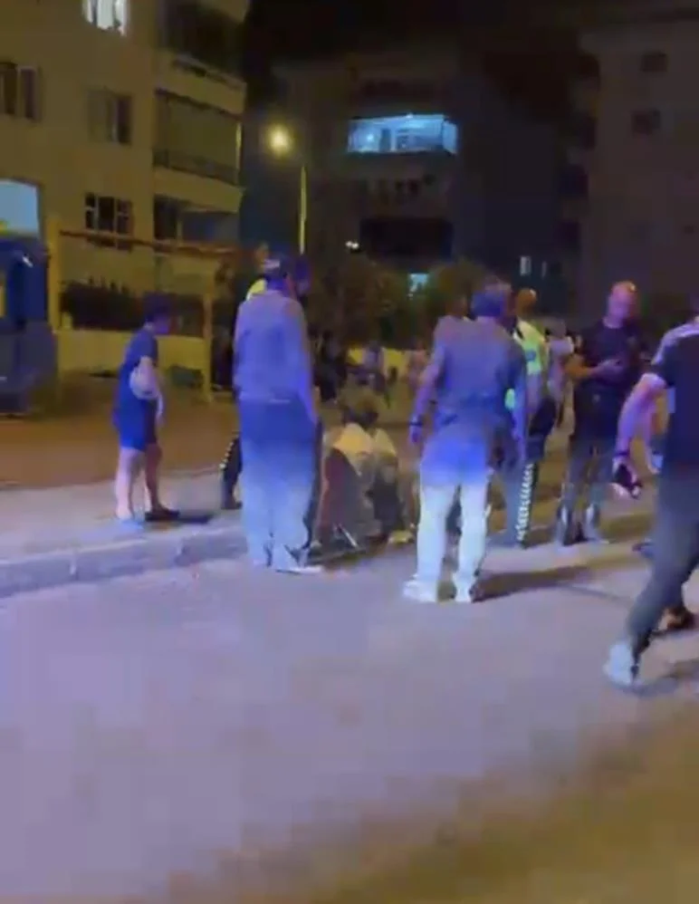 Jiletle genç kızın boynunu kesti!