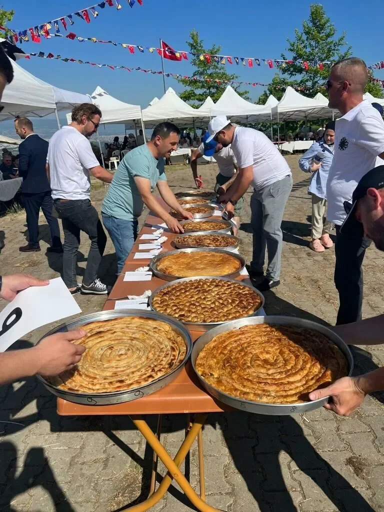 Rumeli Ayhan İnegöl'e Geliyor! 25. Pita Festivali'nin Tarihi Belli Oldu
