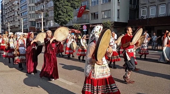 Sokaklar böyle renklendi!