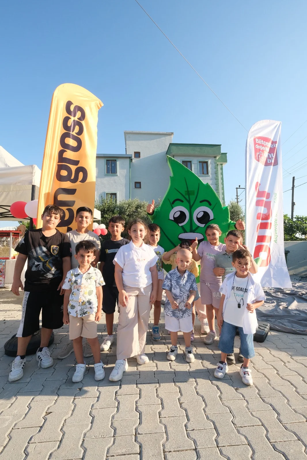Özen Grup'tan Hasta Çocuklara Moral Dolu Etkinlik Özen Grup'tan Hasta Çocuklara Moral Dolu Etkinlik