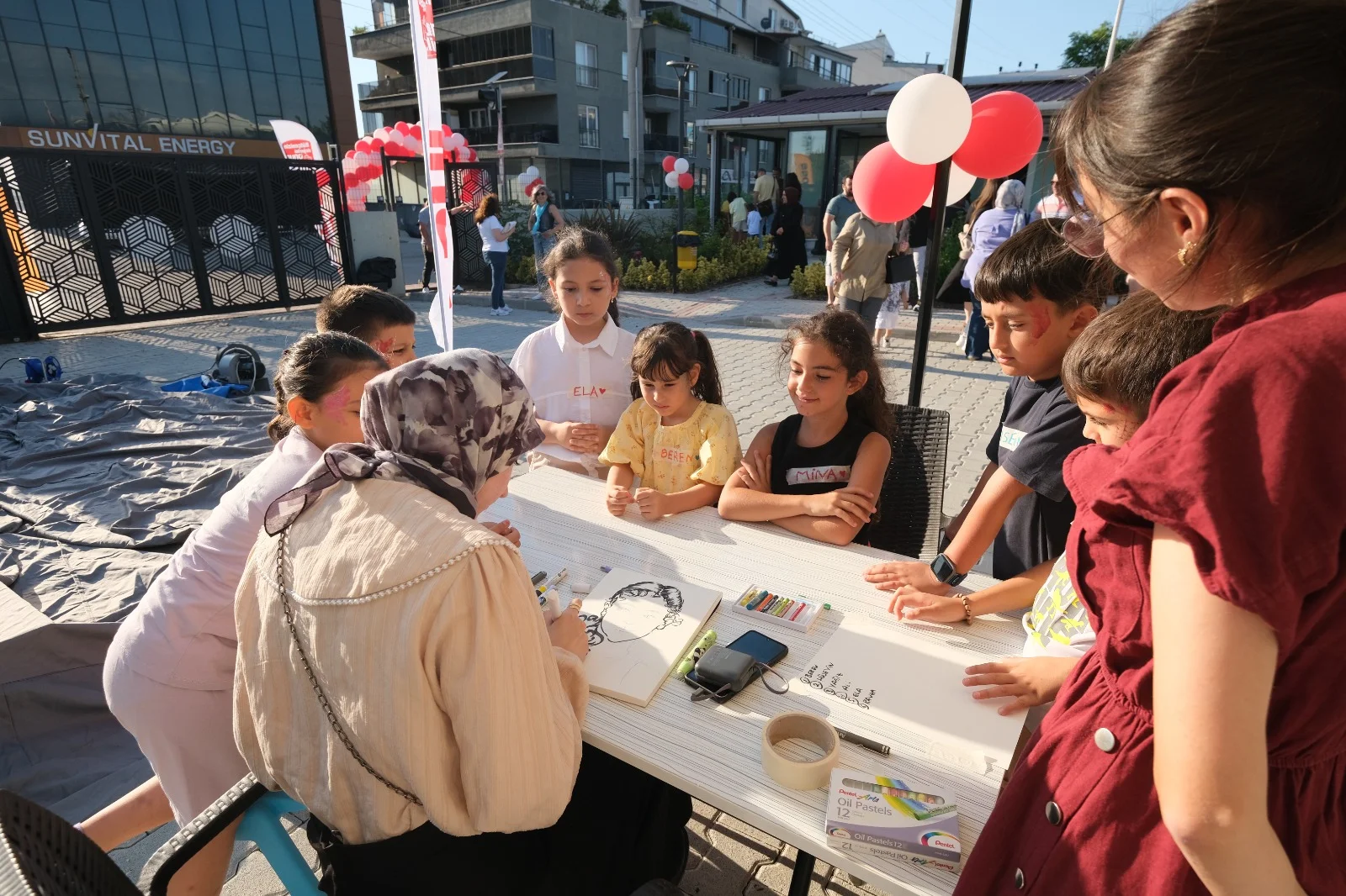 Özen Grup'tan Hasta Çocuklara Moral Dolu Etkinlik Özen Grup'tan Hasta Çocuklara Moral Dolu Etkinlik