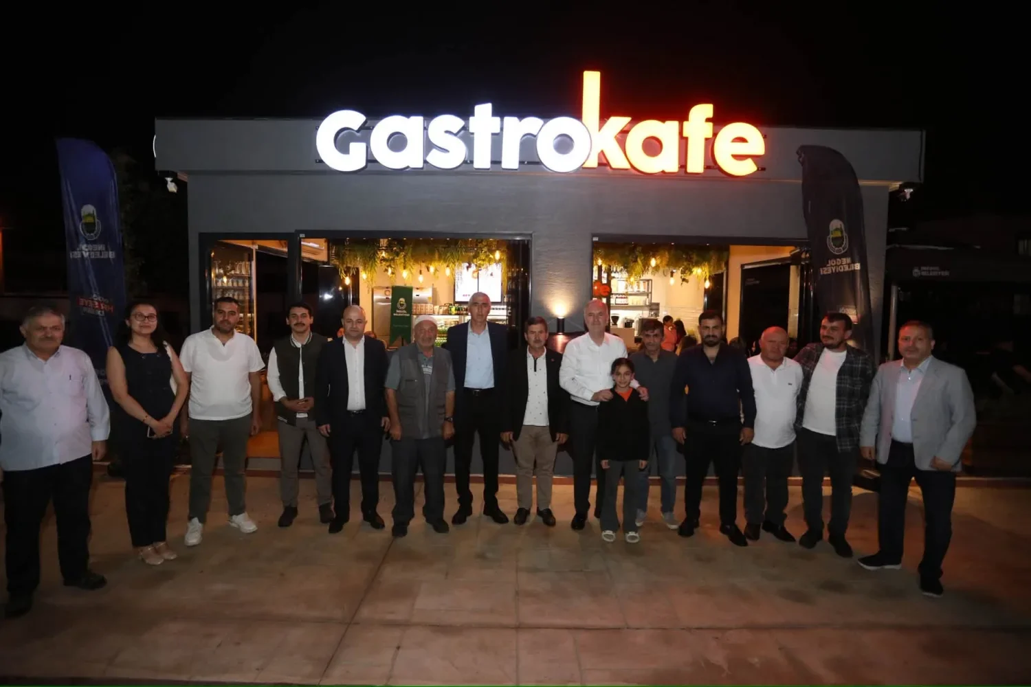 İnegöl'ün yeni Gastro Kafe'si hizmete açıldı