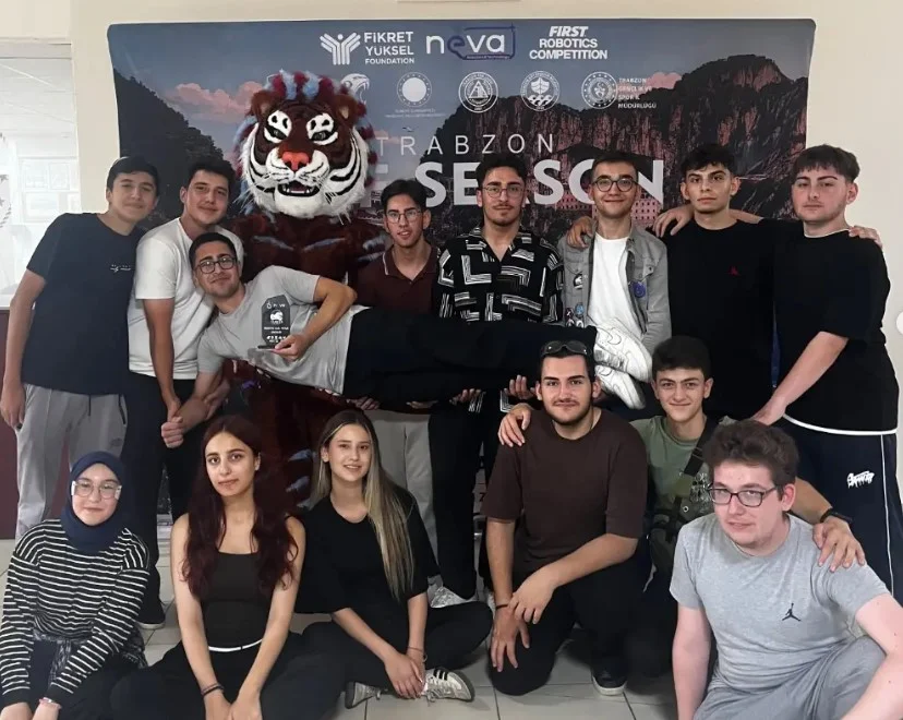 Meslek lisesi deyip geçmeyin! Uluslararası yarışmada İnegöl'ü gururlandırdı