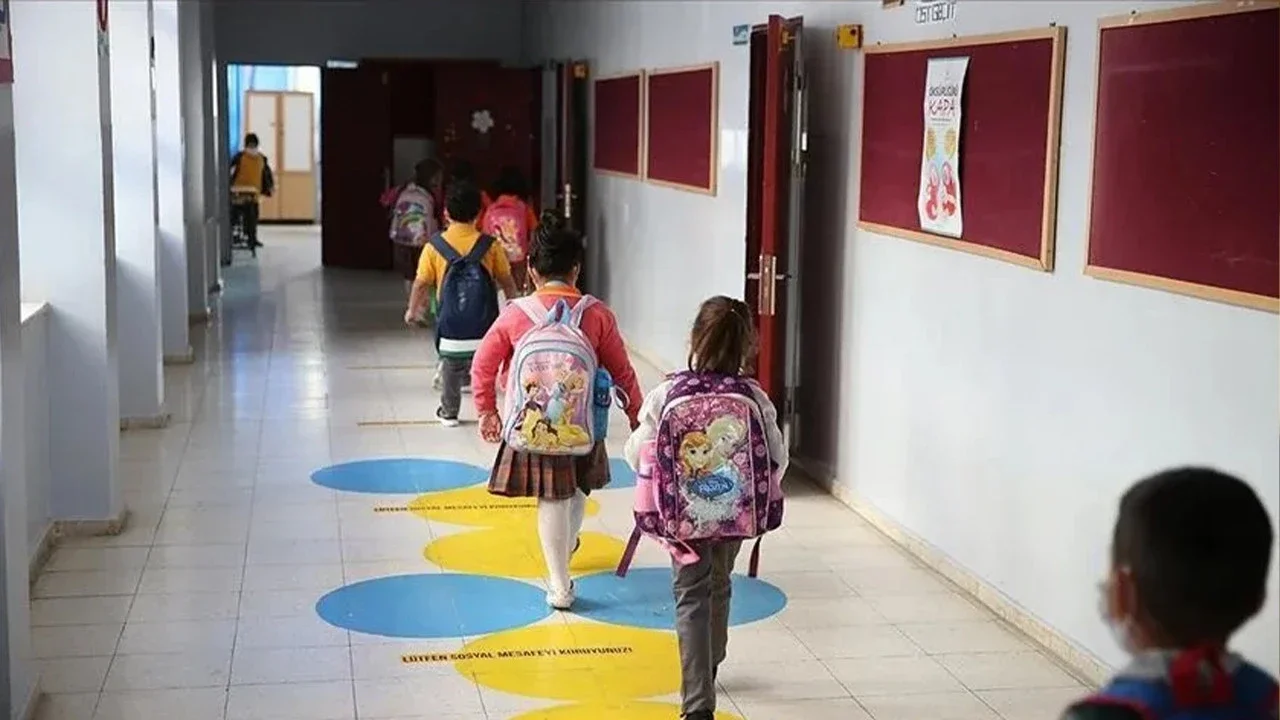 1. Sınıflar Okula Ne Zaman Başlıyor? 2026 Uyum Haftası Tarihi Belli Oldu