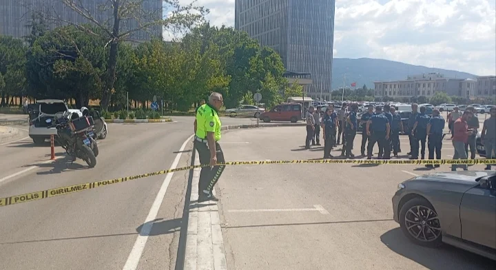 Boşanma davasında silahlar konuştu! Adliye önü karıştı