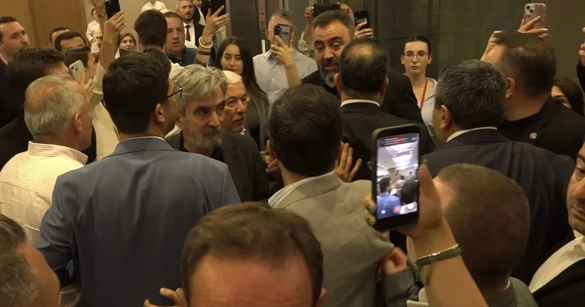 Bursa Büyükşehir Meclisi'nde İsmet İnönü Tartışması! CHP Grubu Meclisi Terk Etti