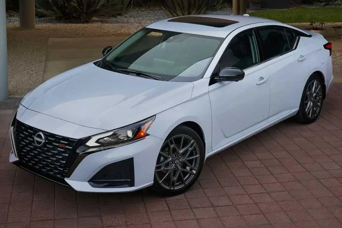 Otomotiv Devinden Şok Karar! 34 Yıllık Efsane Modelin Fişi Çekiliyor