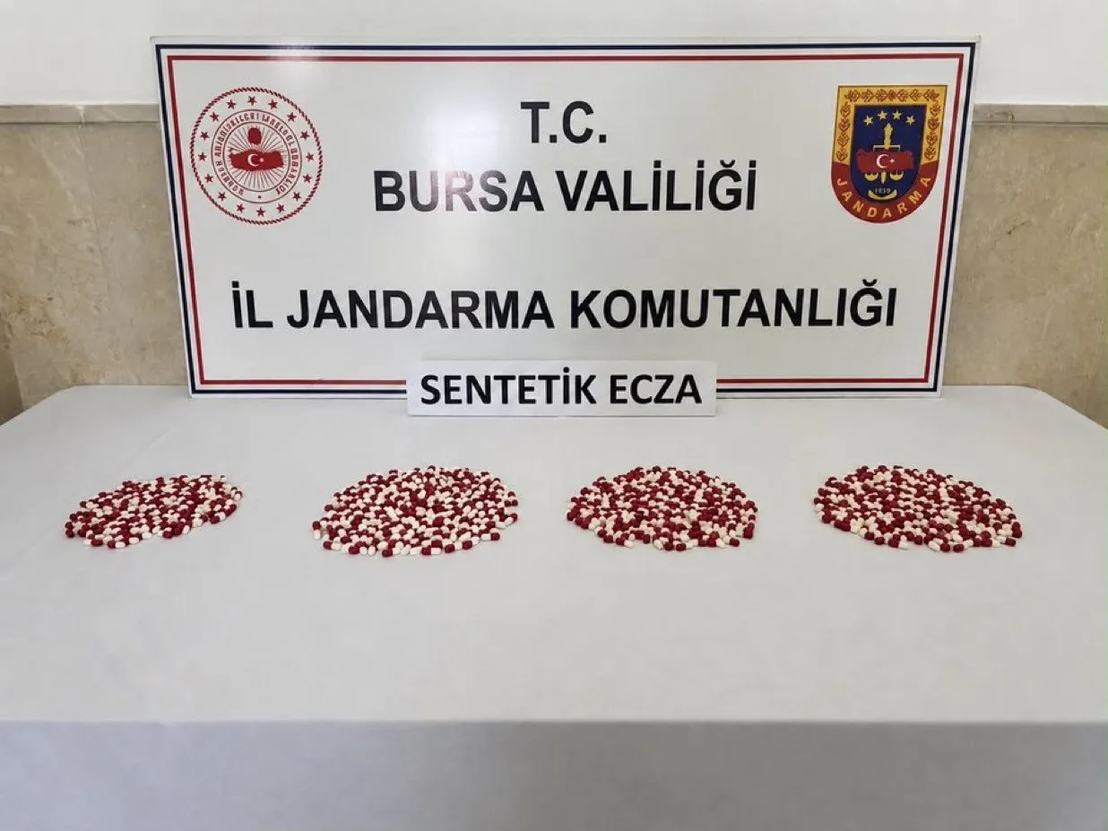 Bursa’da uyuşturucu operasyonu: Bin 98 adet sentetik ecza ele geçirildi
