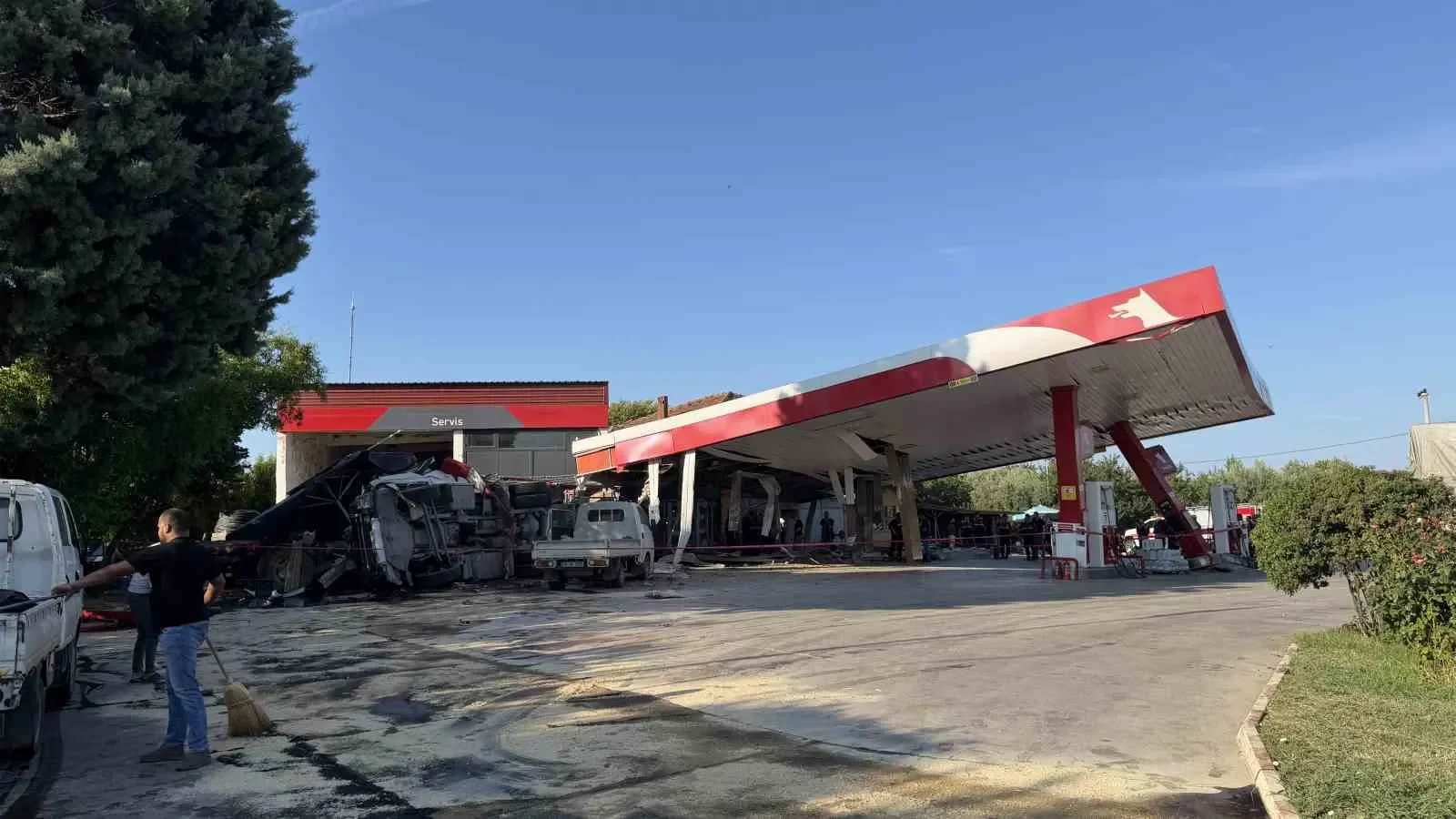 Ölüm petrol istasyonunun marketinde yakaladı