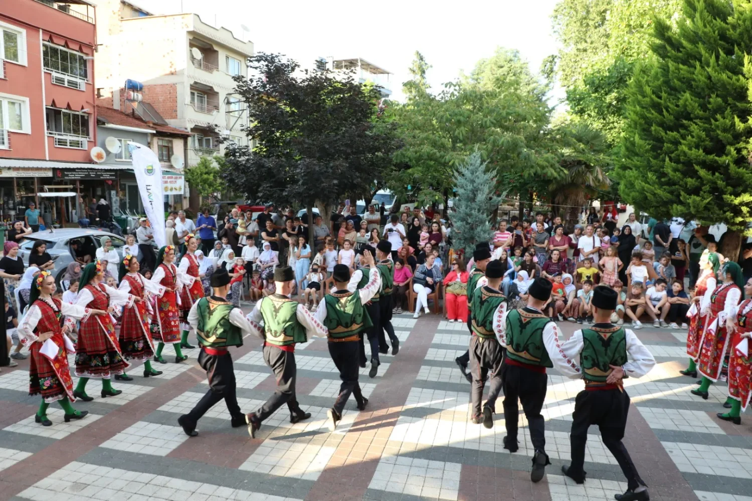 İnegöl Kültür Sanat Festivali 200 Bini Aşkın Katılımla Tamamlandı