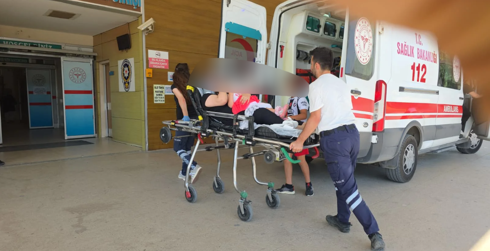İnegöl'de can pazarı! 1'i bebek 5 yaralı İnegöl'de can pazarı! 1'i bebek 5 yaralı