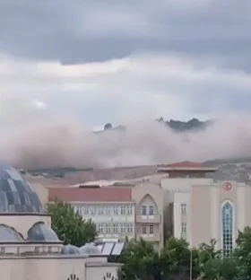 İnegöl'de Şiddetli Sarsıntı! Vatandaşlar Deprem Zannetti