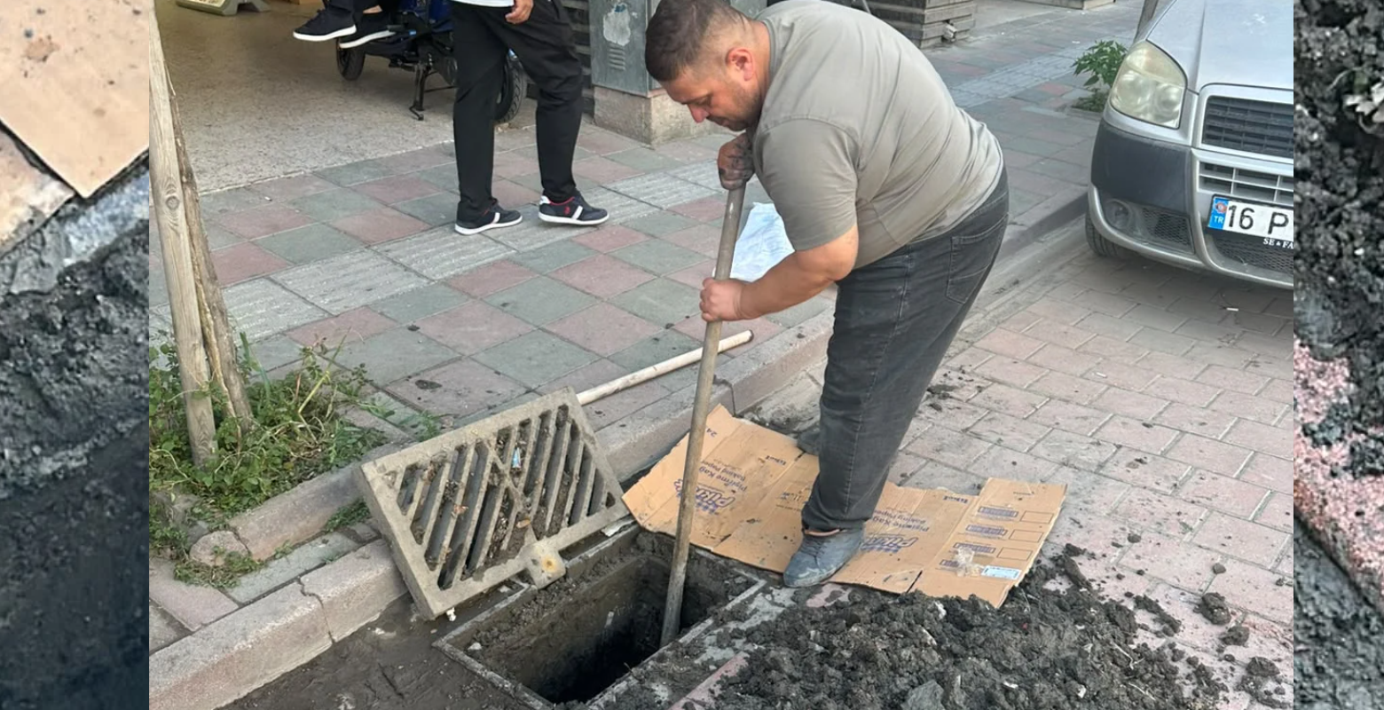 İnegöl’ün İşlek Caddesinde 7 Aylık Tıkanıklığı Esnaf Temizledi İnegöl’ün İşlek Caddesinde 7 Aylık Tıkanıklığı Esnaf Temizledi