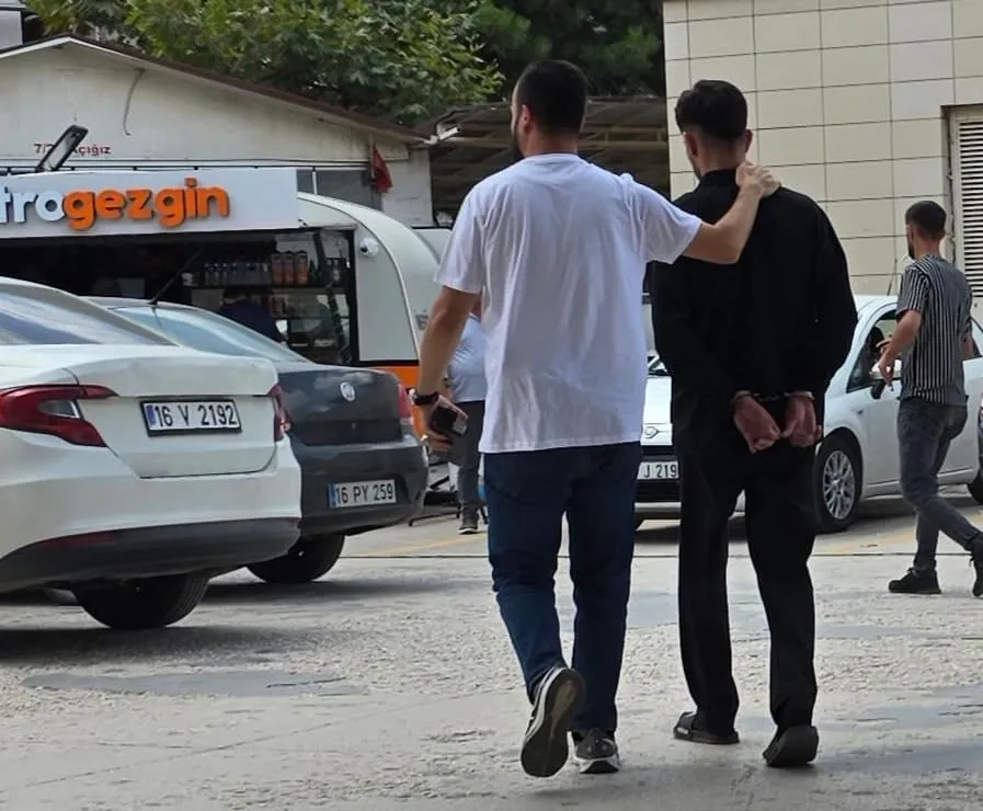 50 kilometre kaçan araçtan 20 bin adet uyuşturucu hap çıktı
