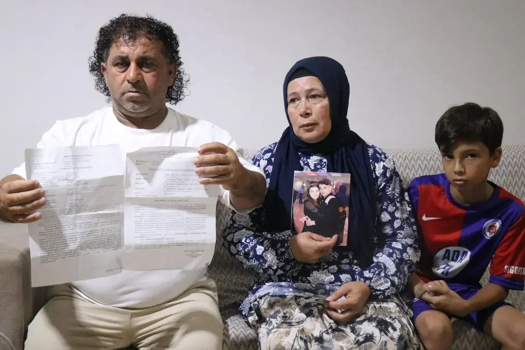 19 Yaşındaki Metehan ve Nişanlısı Arabayı Bırakıp Sırra Kadem Bastı! 189 Ülkede Aranıyorlar