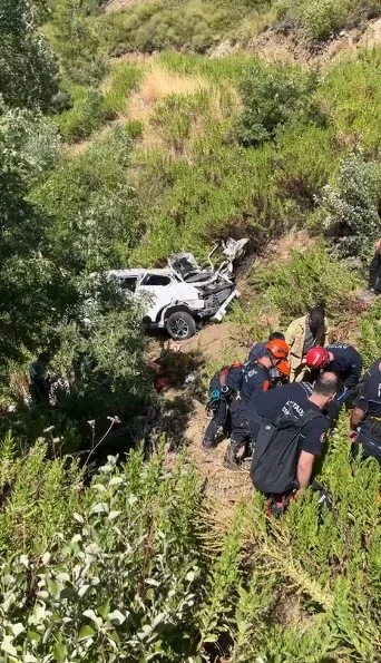 Antalya Manavgat’ta otomobil uçuruma yuvarlandı: 5 ölü, 2 yaralı