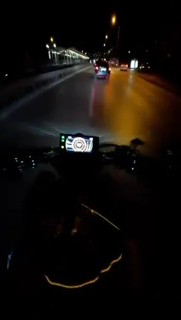 Otomobile Çarpan Motosikletli Havaya Uçtu