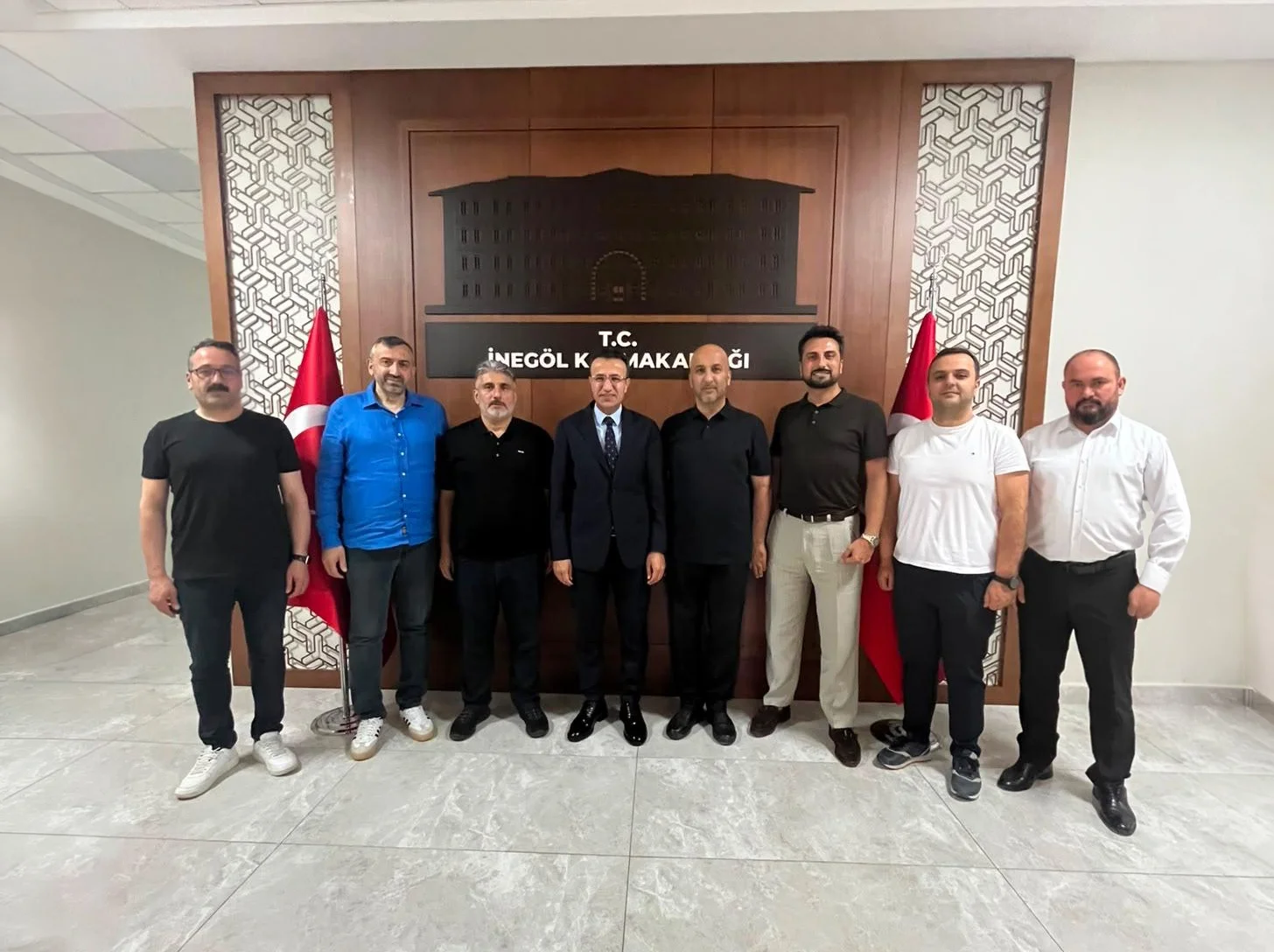 Wobilimo Mobilya AVM Yönetimi, İnegöl Kaymakamı Ayhan Akpay’ı Ziyaret Etti Wobilimo Mobilya AVM Yönetimi, İnegöl Kaymakamı Ayhan Akpay’ı Ziyaret Etti