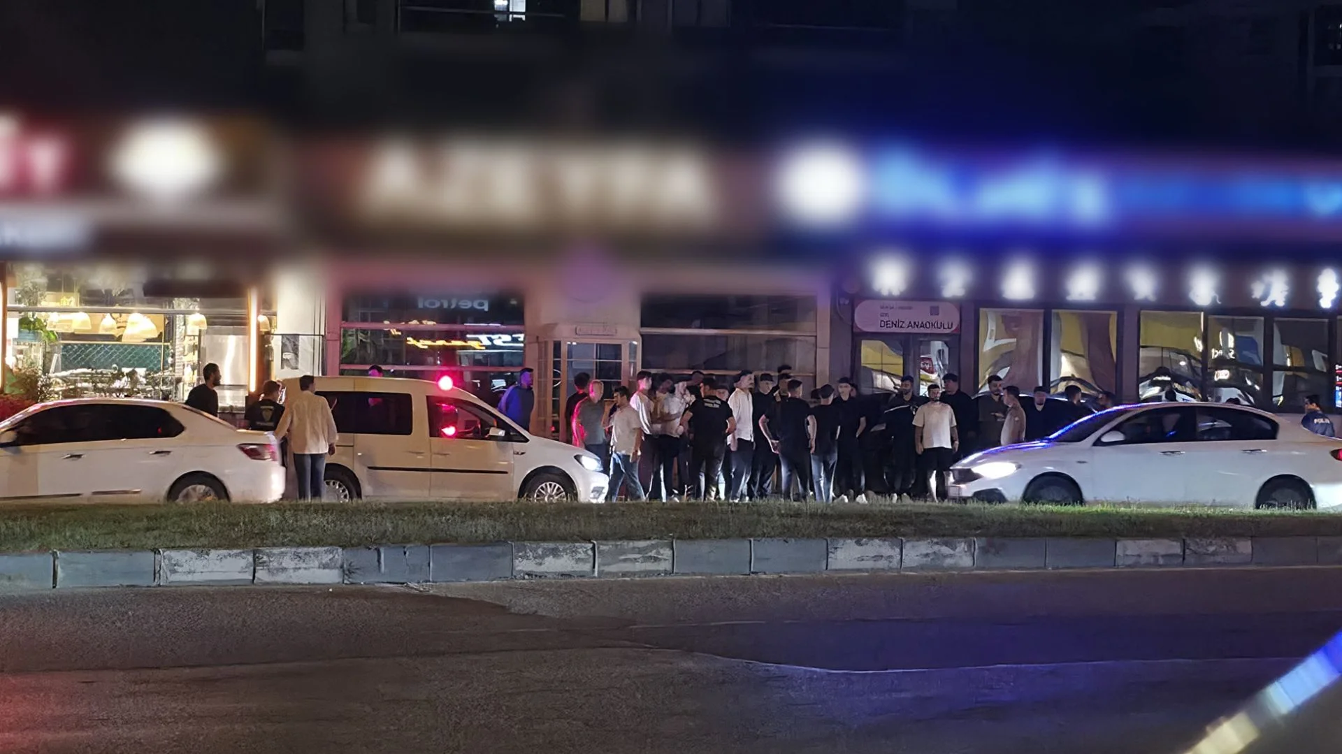 İnegöl'de hareketli gece! Bölgeye çevik polisleri sevk edildi
