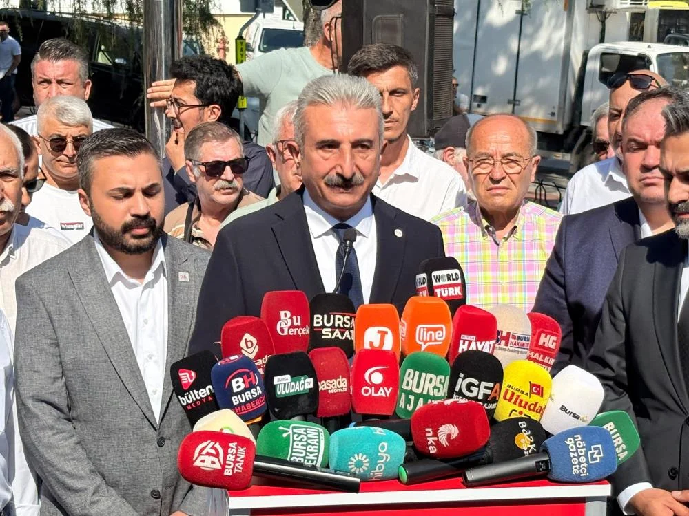Bursa'da Siyasi Deprem! 6 CHP'li Belediye Başkanı Yeni Parti'ye Katıldı