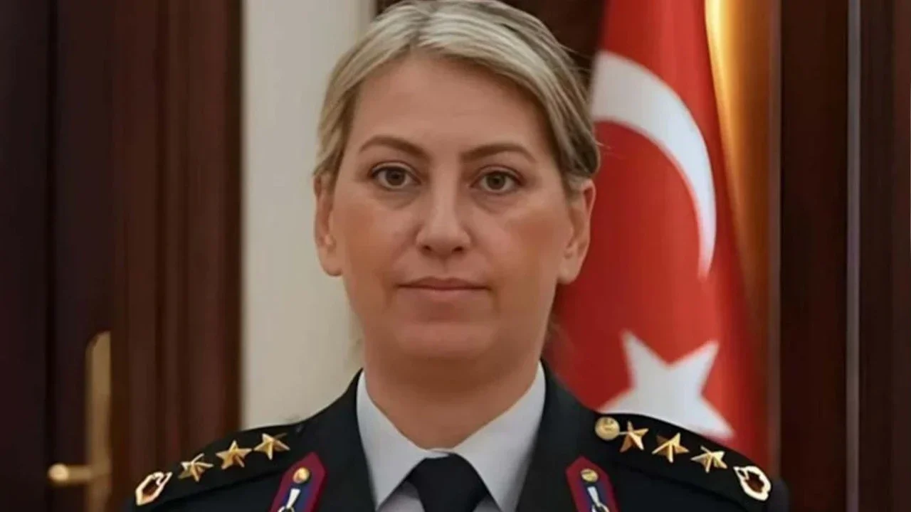 İlk kadın general Özlem Karapınar kimdir, kaç yaşında, evli mi?