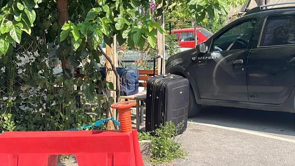 Valilik önündeki şüpheli valizler ekipleri alarma geçirdi