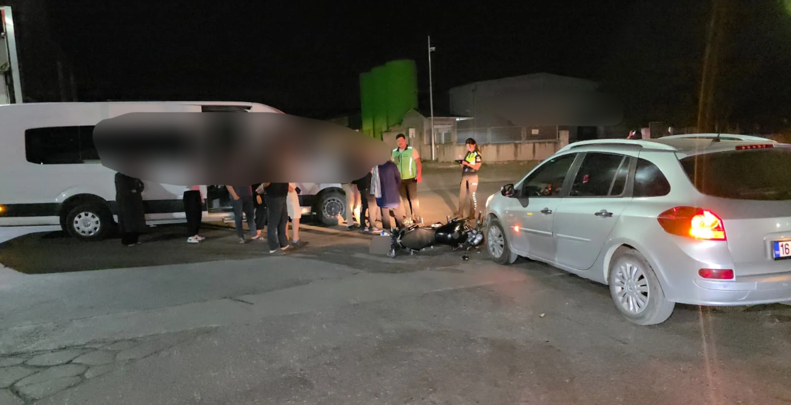 İnegöl OSB’de 3 araç birbirine girdi: 2 kadın yaralı İnegöl OSB’de 3 araç birbirine girdi: 2 kadın yaralı